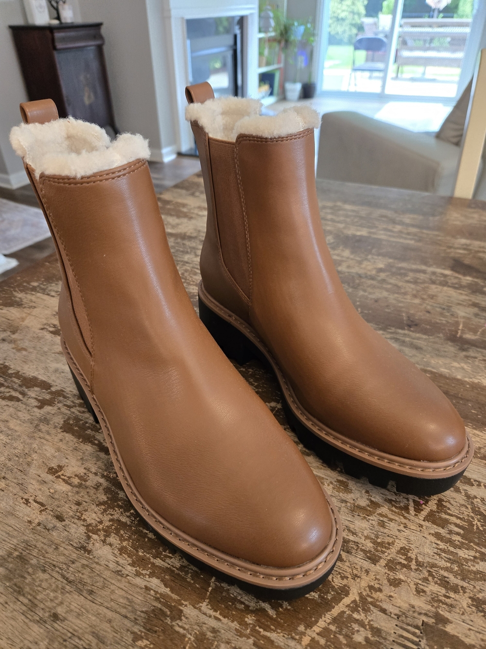 THE DROP Faux-Shearling Lined Chelsea Boots - COGNAC